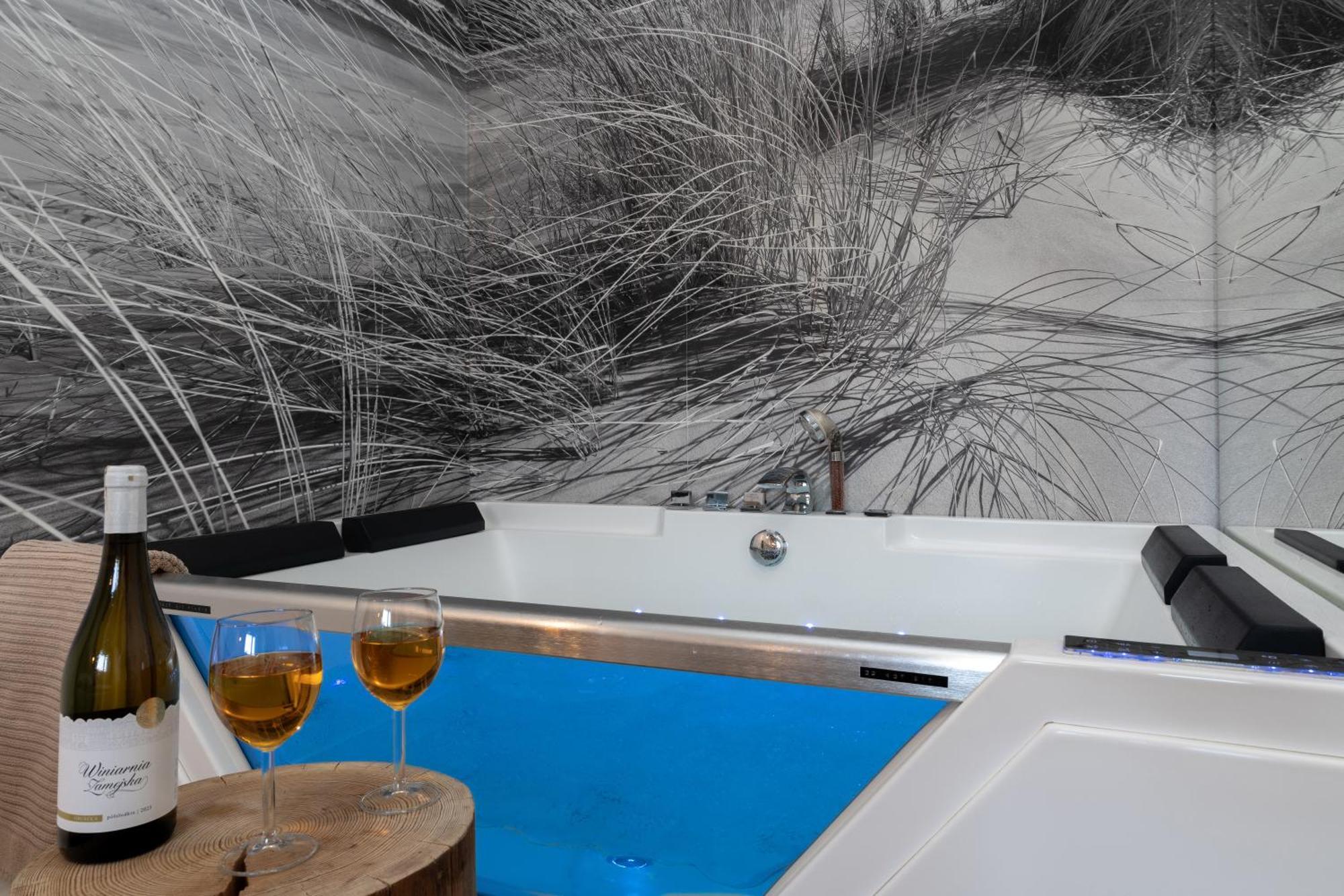 Z Jacuzzi & Sauna Chillout Apartment